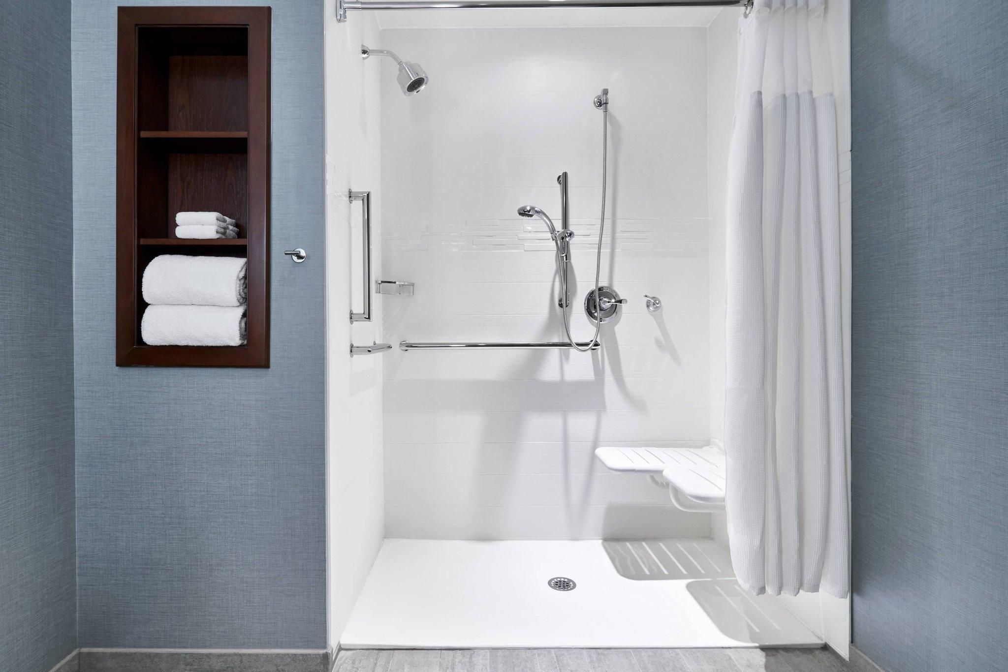 1 Bedroom Suite, 1 King