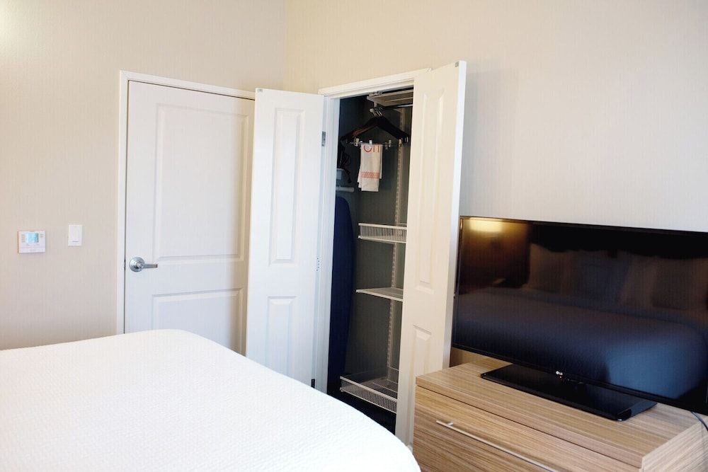 Suite, 1 Bedroom (Mobility Accessible, Tub)
