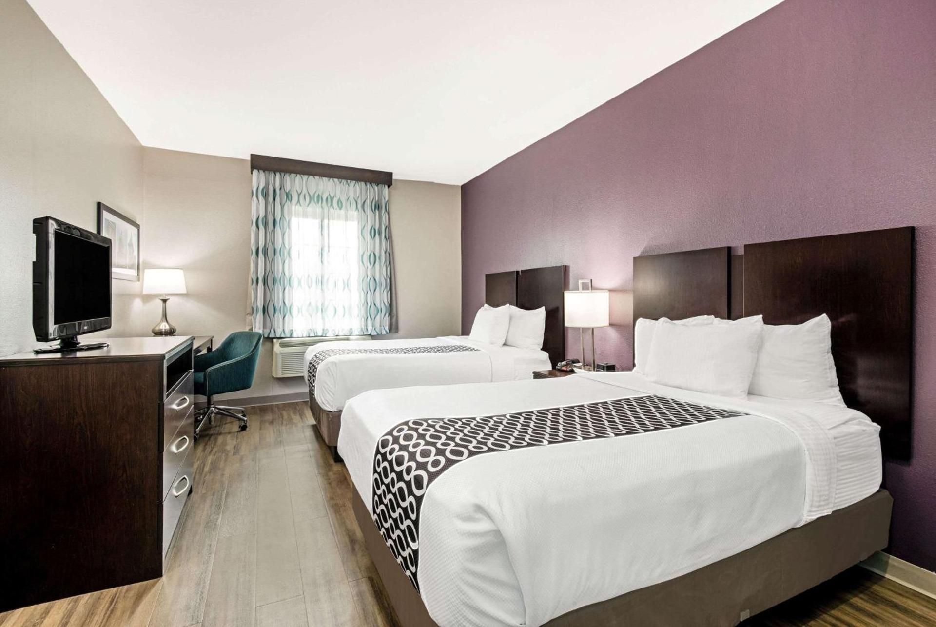 2 Double Beds Deluxe Non Smoking