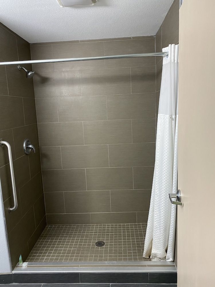 Hillside Motel Business Room, 1 King Bed 6