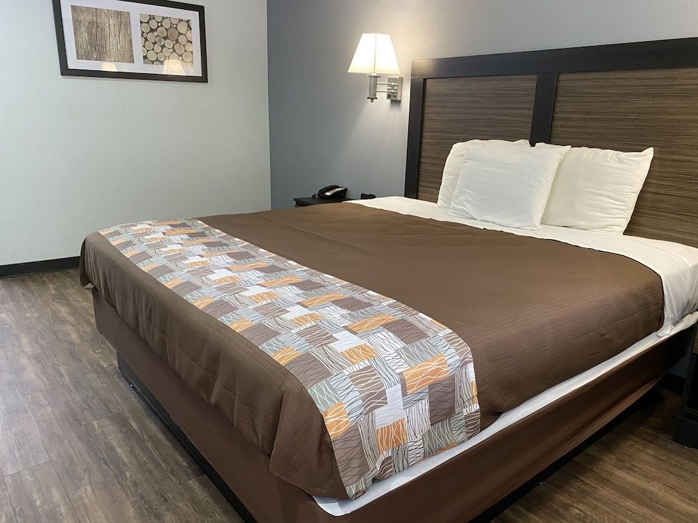 Hillside Motel Comfort Double Room 5