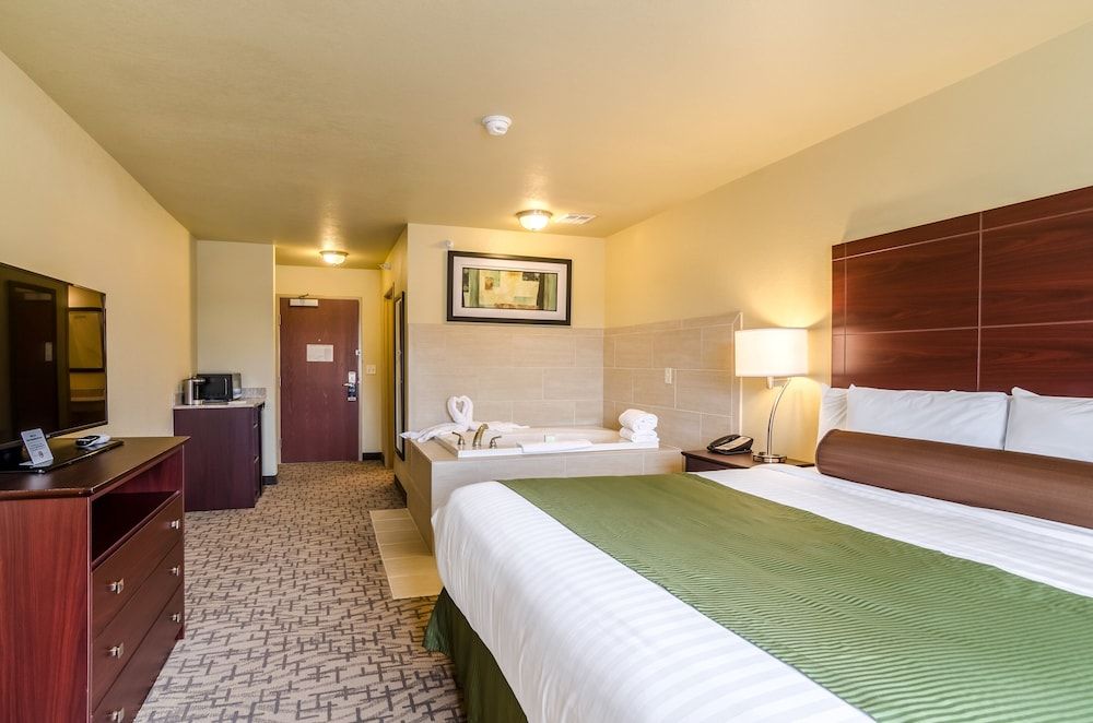Suite, 1 King Bed, Non Smoking