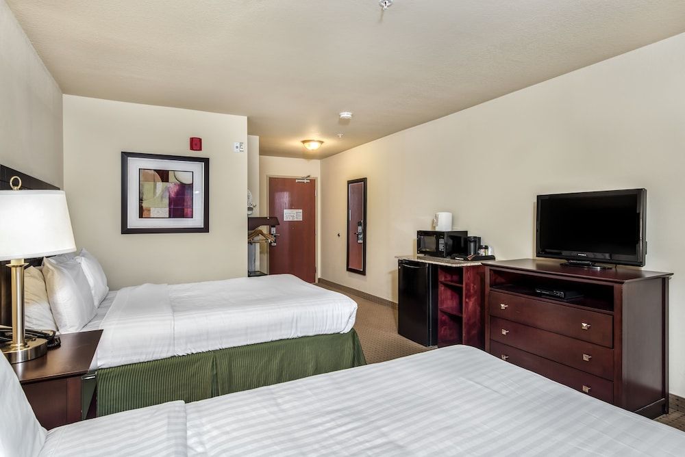 Room, 2 Queen Beds, Accessible Roll in Shower, Non Smoking