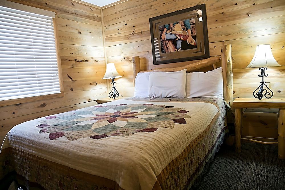 Duplex Cabin 21