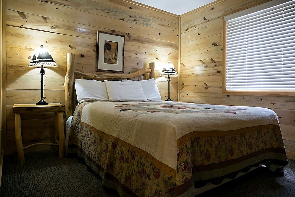 Duplex Cabin 21