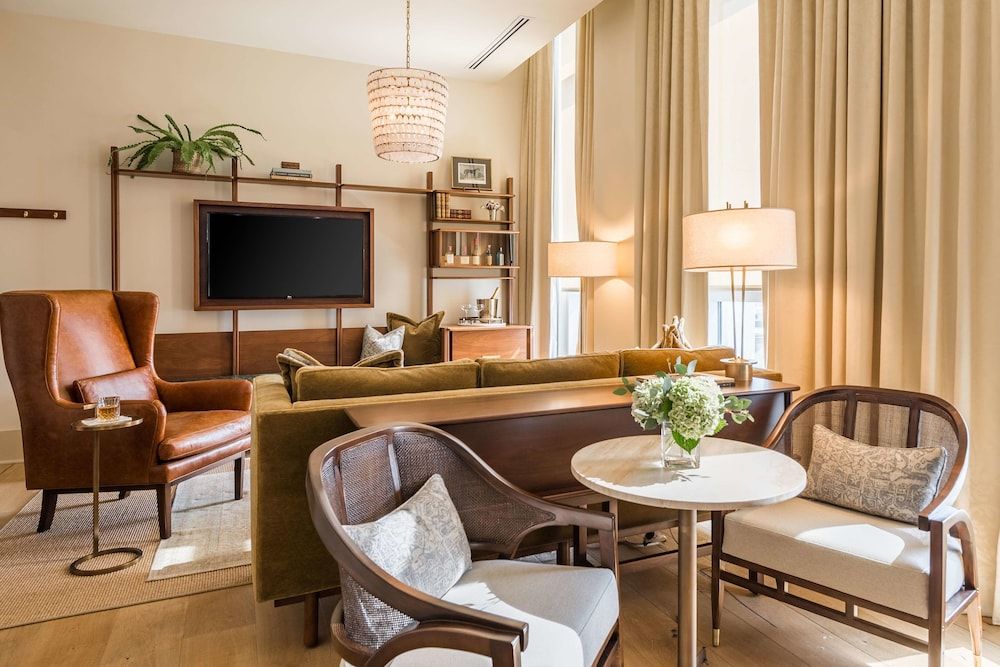 The Dewberry Charleston Charleston Flat 6