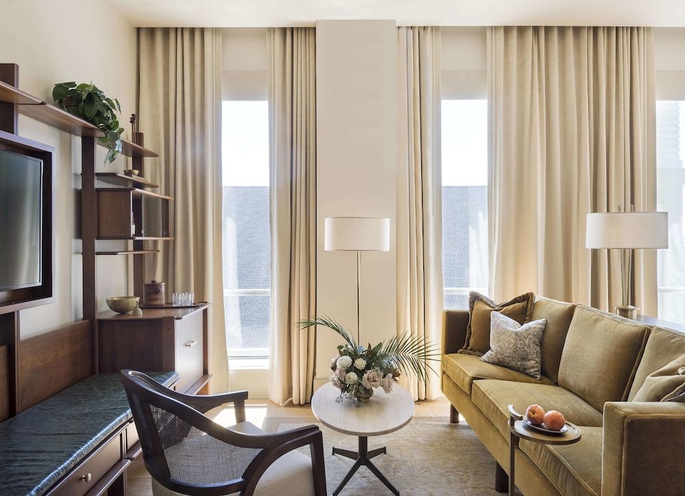 The Dewberry Charleston Charleston Flat 5