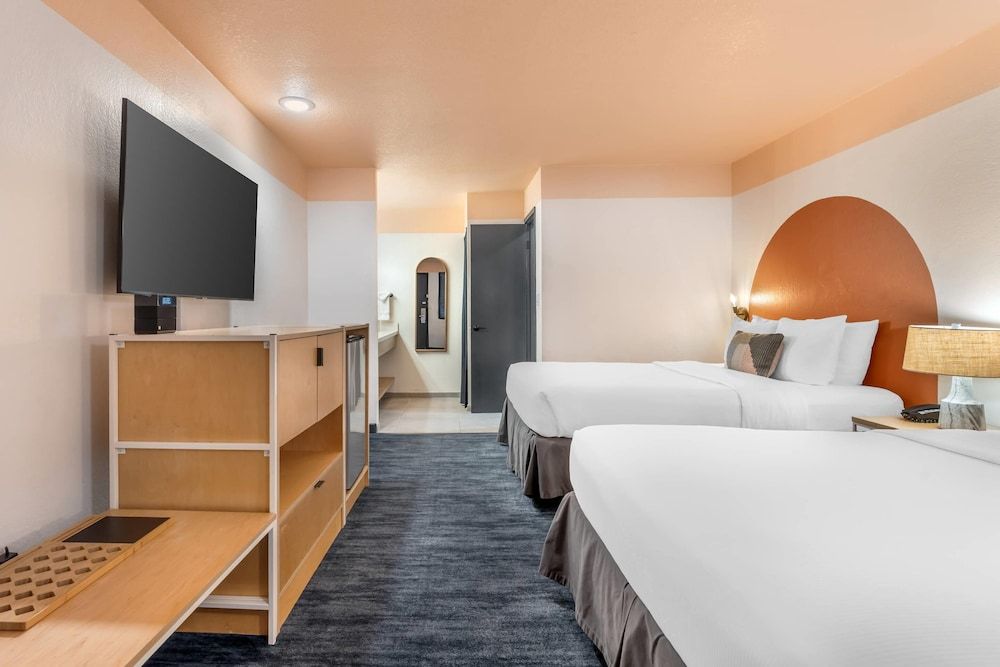 Standard Room, 2 Queen Beds, Non Smoking
