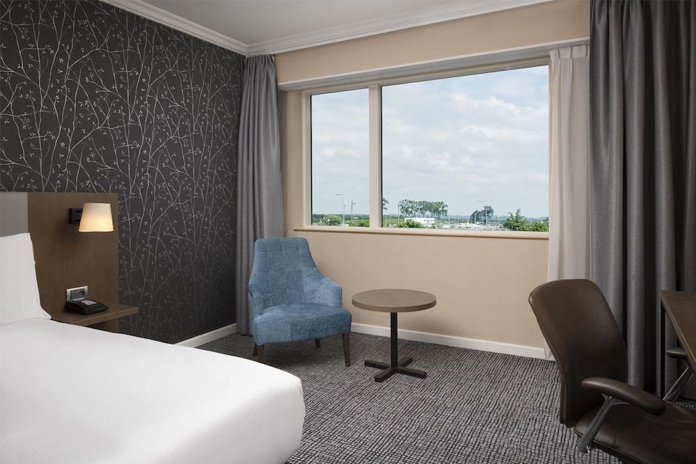 Hilton Paris Charles de Gaulle Airport Room, 1 King Bed 2