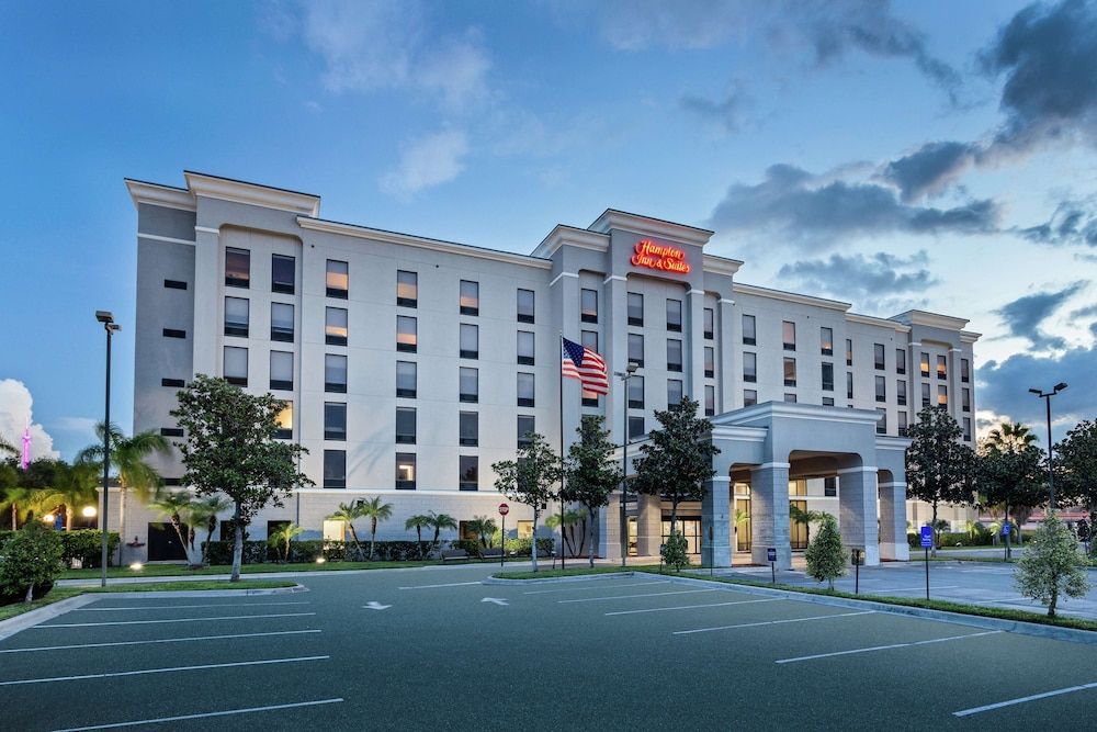 undefined Hampton Inn & Suites Orlando Intl Dr N 6