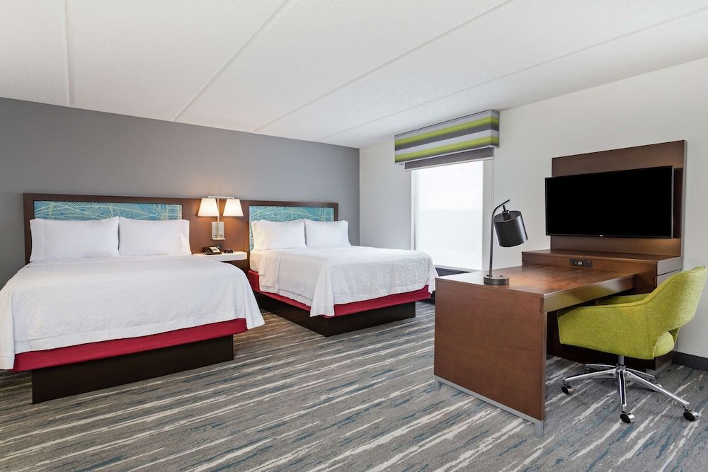 undefined Hampton Inn & Suites Orlando Intl Dr N 2