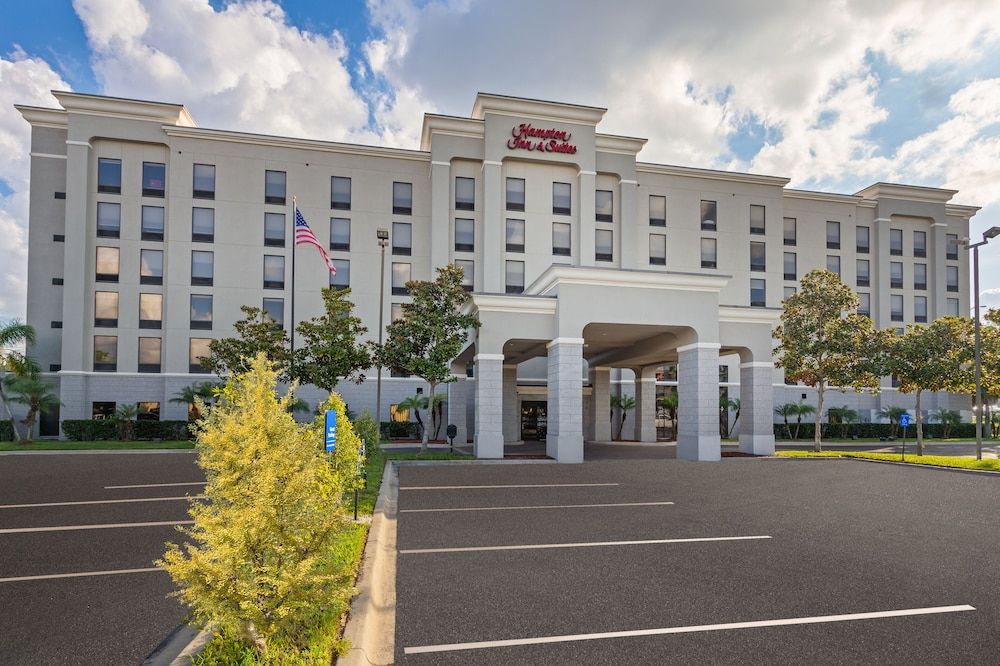 undefined Hampton Inn & Suites Orlando Intl Dr N 7