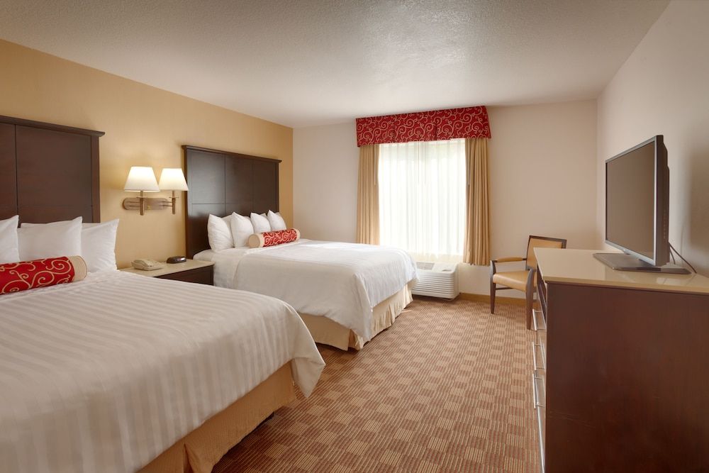 Cortona Inn & Suites Anaheim Resort Deluxe Double Room, 2 Queen Beds