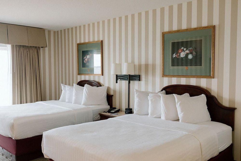 Bayshore Resort Bayfront Room – Balcony or Patio - 2 Queen Beds 3