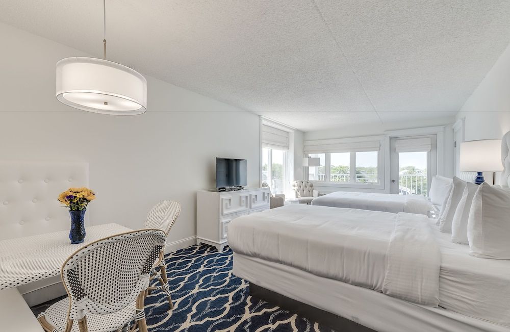 ICONA Cape May Premium 2 Queen Studio Plus 3