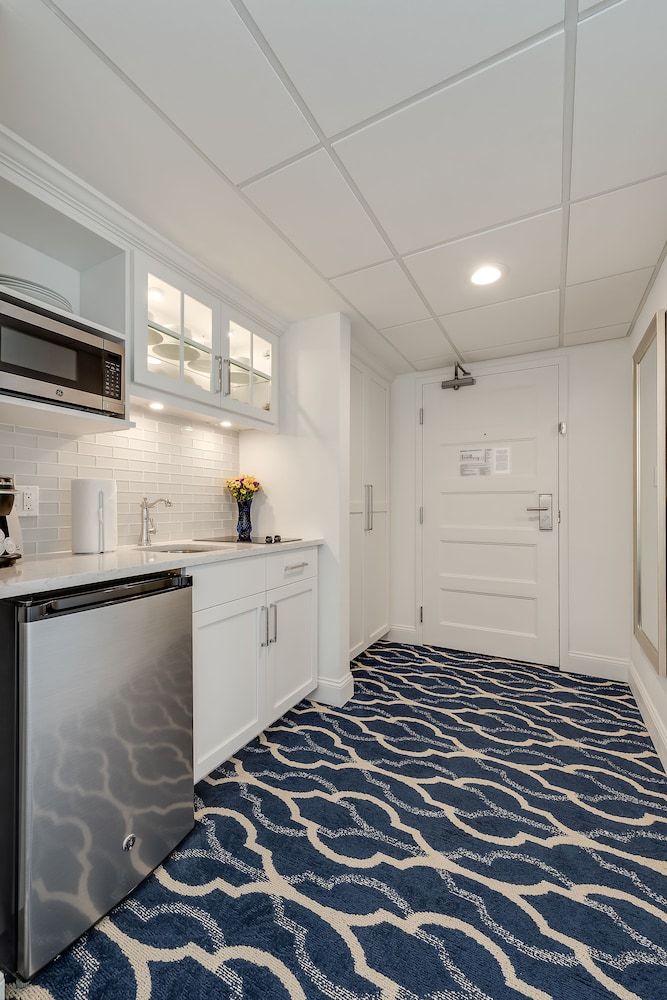 ICONA Cape May Premium 2 Queen Studio Plus 10