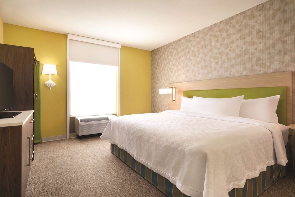 Suite, 1 King Bed, Non Smoking