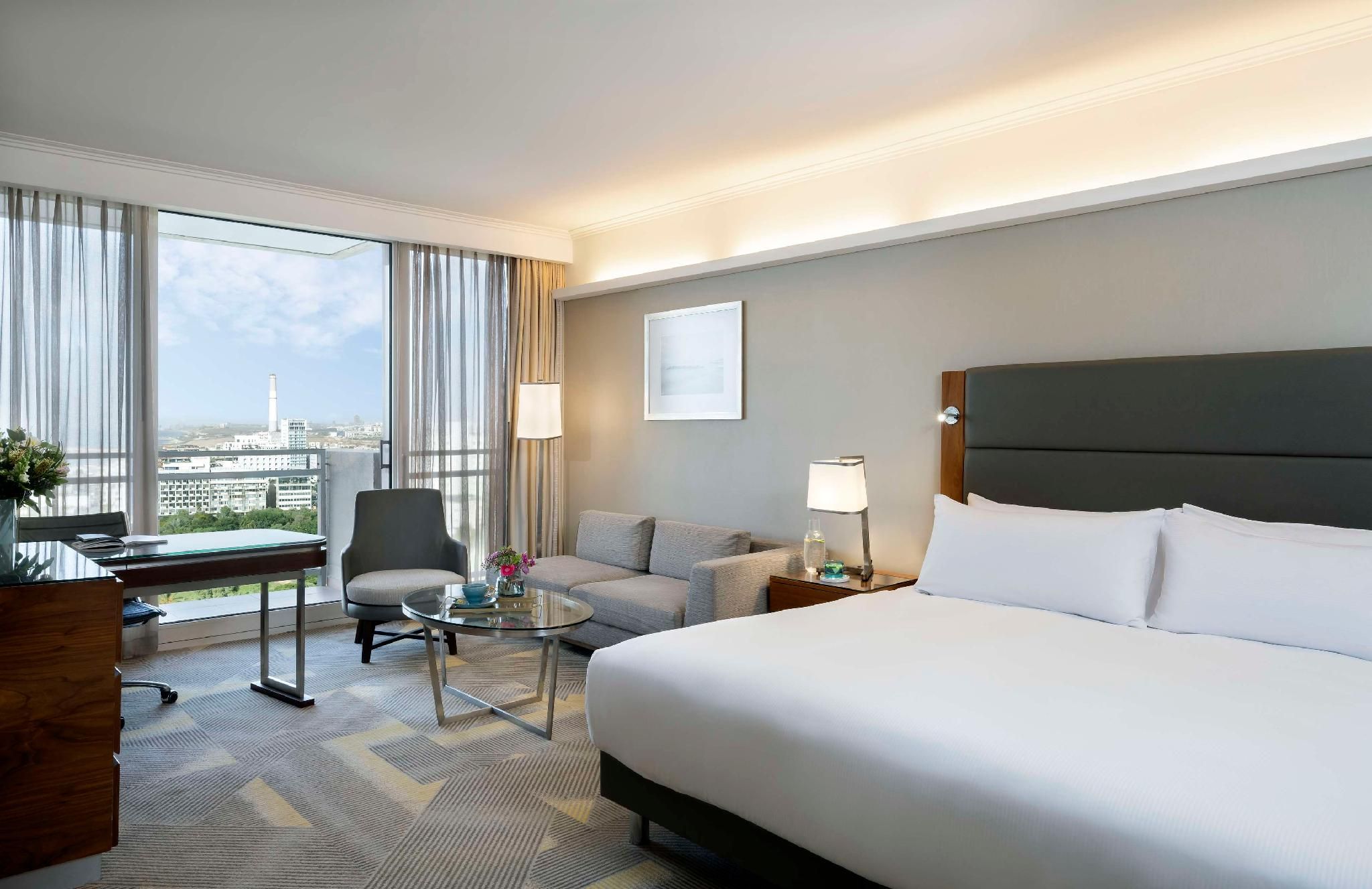 KING STUDIO CITY EXECUTIVE ROOM WITH SEA VIEW