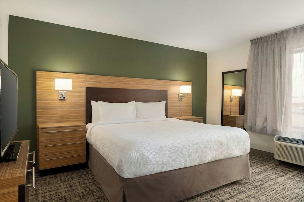 Suite, 1 Bedroom (Mobility/Hearing Accessible, Tub)