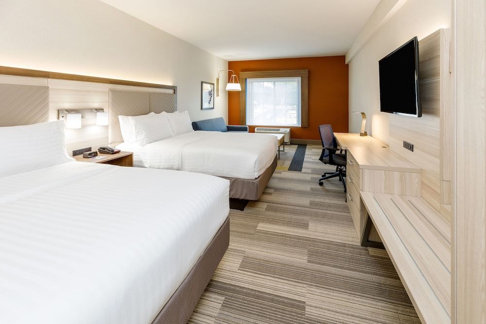 Suite, Multiple Beds