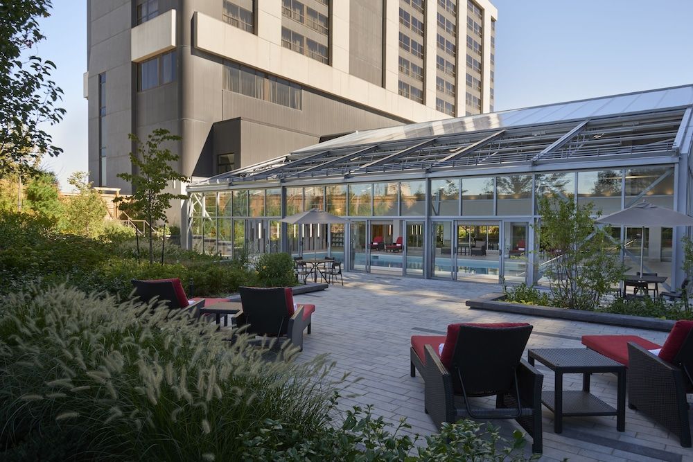 undefined Hilton Toronto Airport Hotel & Suites 6