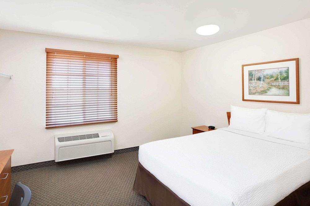 Standard Room, 1 Queen Bed, Non Smoking
