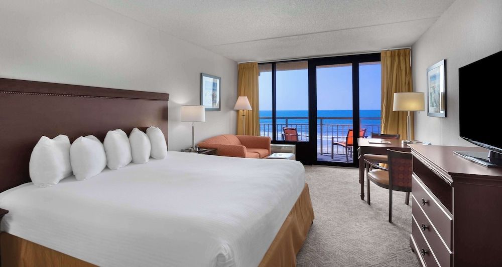 Suite, Multiple Beds, Balcony, Oceanfront (with Sofabed)