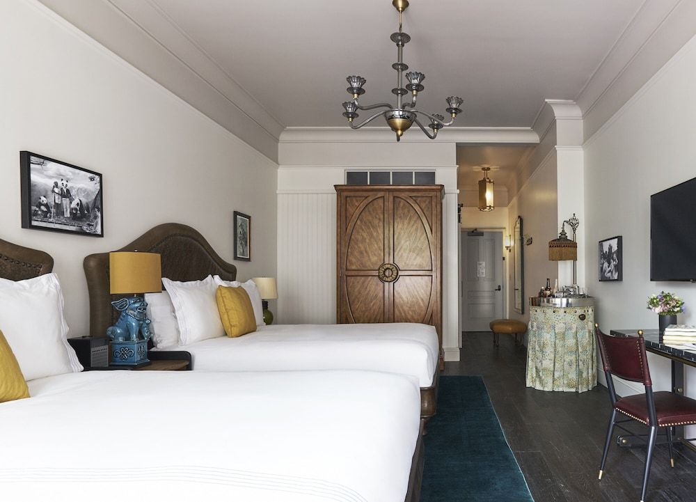 Room, 2 Queen Beds, Accessible, Bathtub