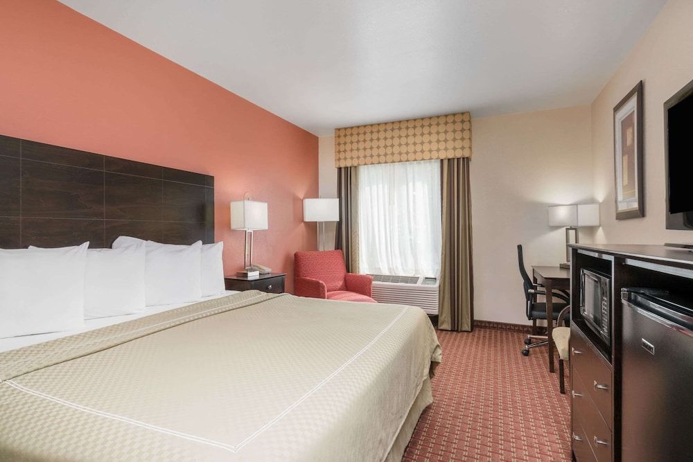 Room, 1 King Bed, Accessible, Non Smoking