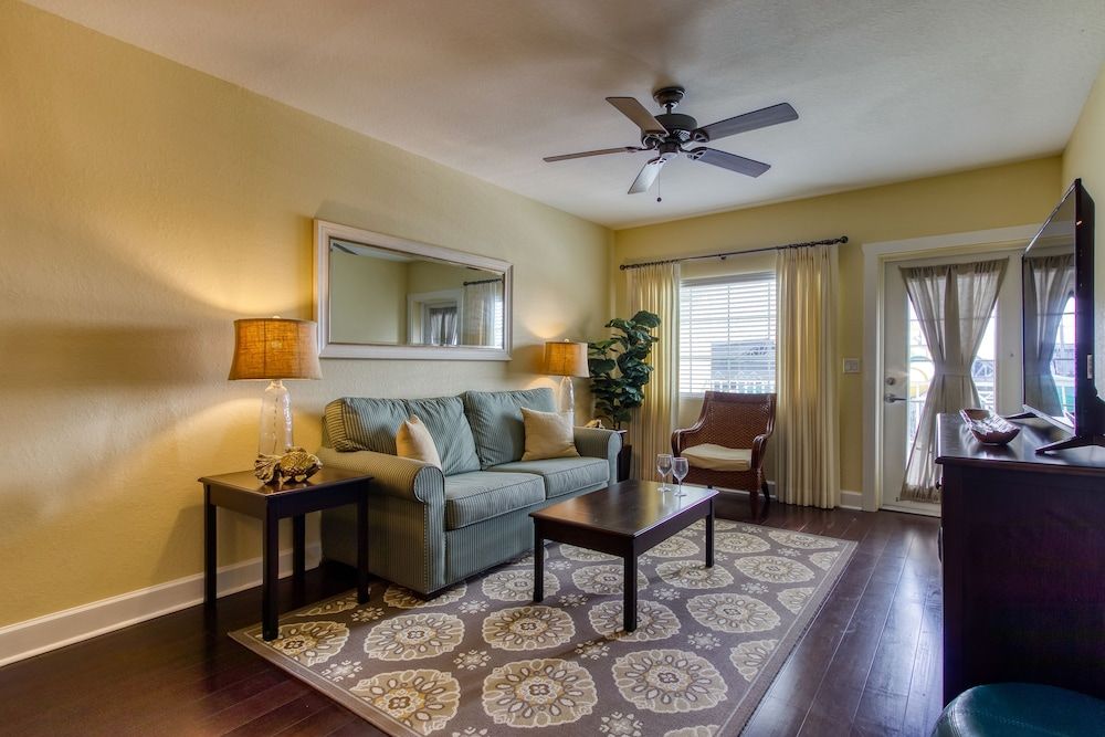 New Hotel Collection Harbourside Condo, 1 Bedroom (King) 7