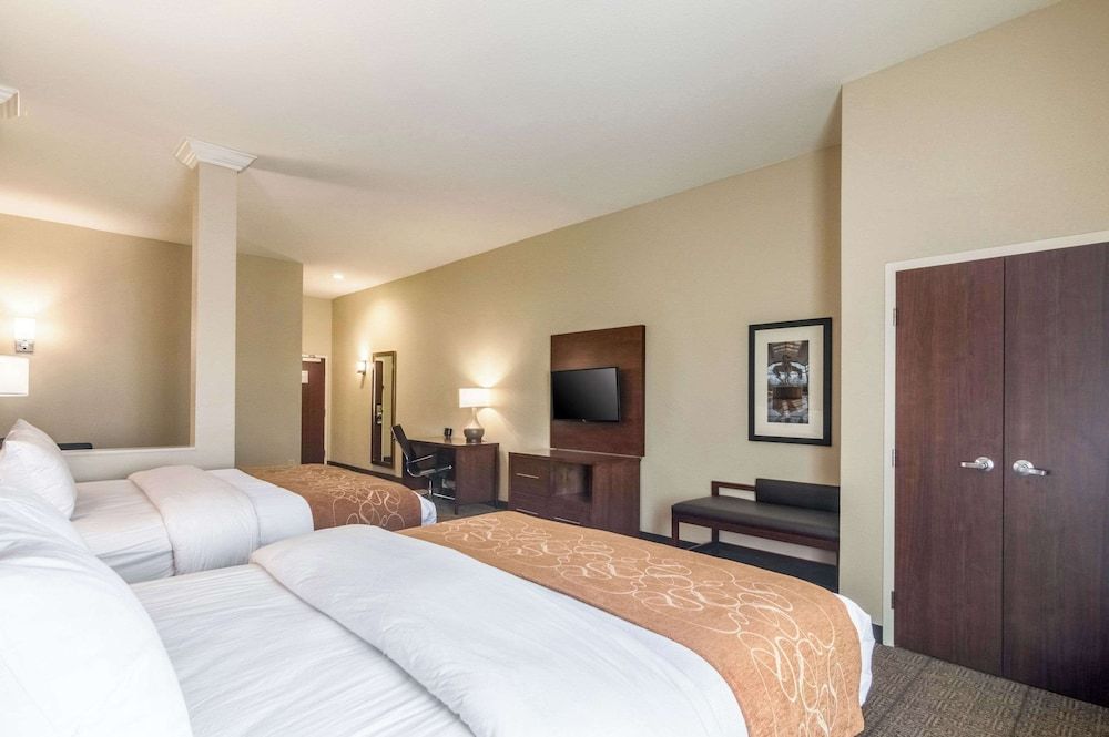 Suite, 2 Queen Beds, Accessible, Non Smoking