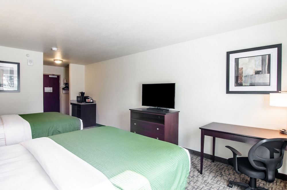 Room, 2 Queen Beds, Accessible, Non Smoking