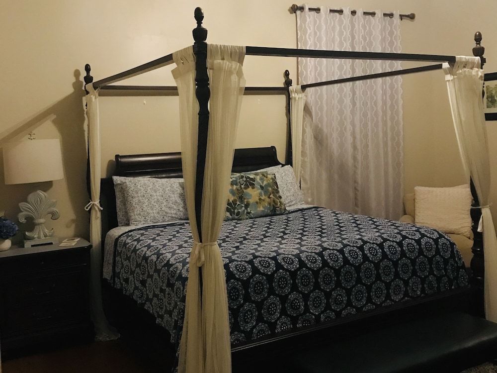 Standard Double Room, Private Bathroom (Trolley Stop Canopy)