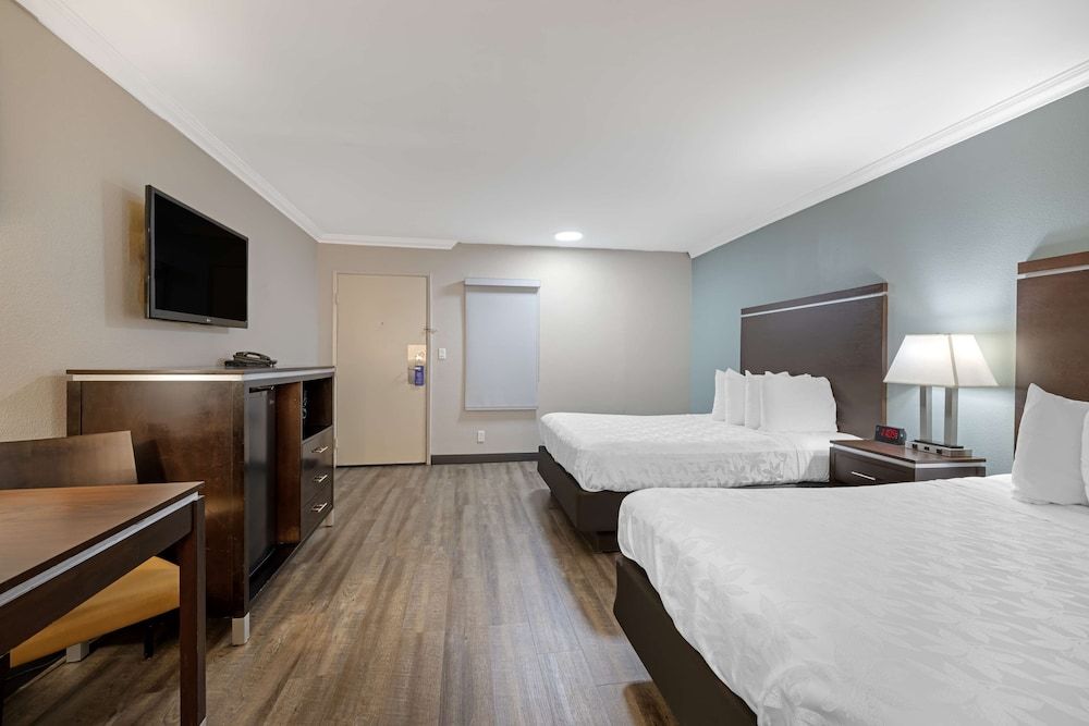 undefined Best Western Courtesy Inn Hotel - Anaheim Resort at the Park 10