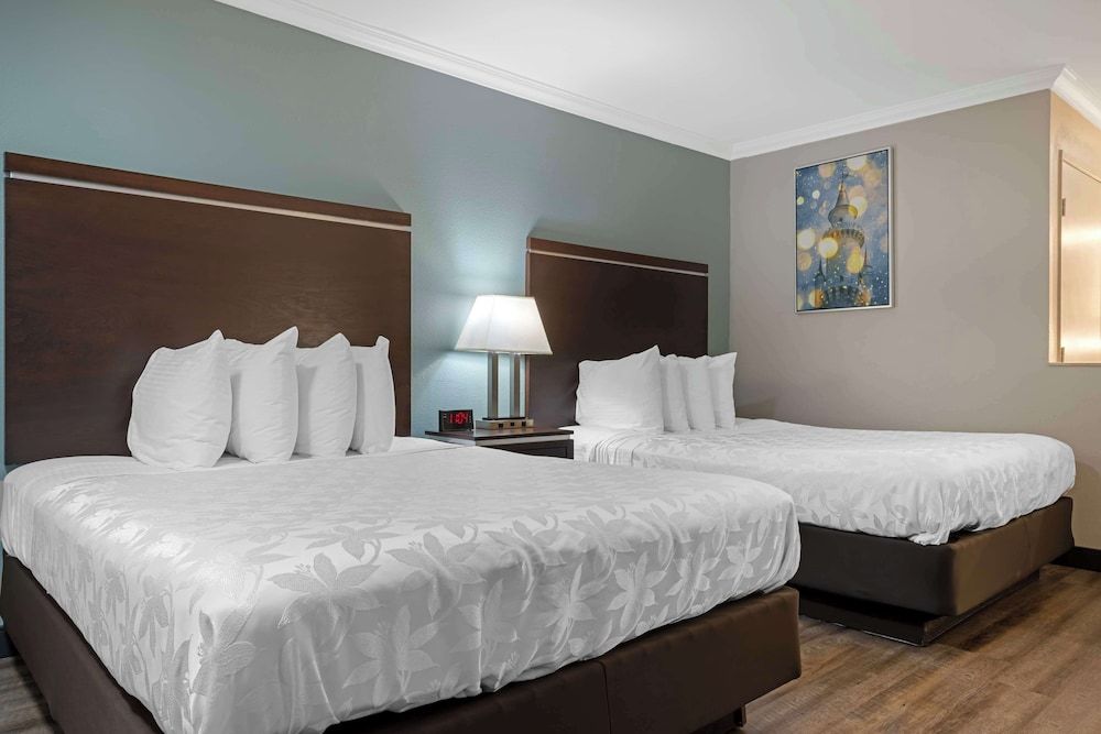 undefined Best Western Courtesy Inn Hotel - Anaheim Resort at the Park 3