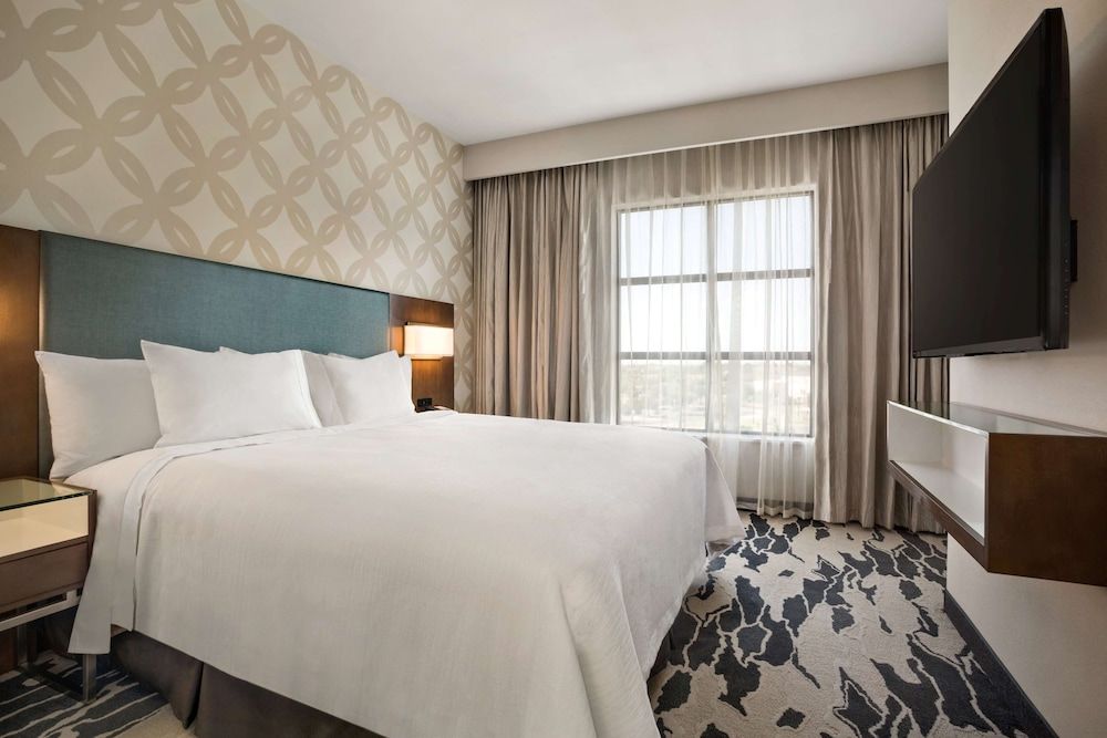 Suite, 1 King Bed, Accessible, Non Smoking (Roll In Shower)