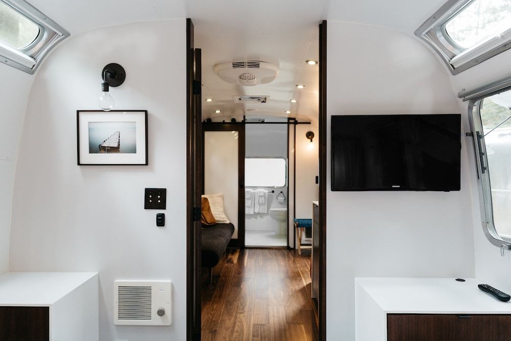 AutoCamp Russian River Premium Suite (Airstream) 18