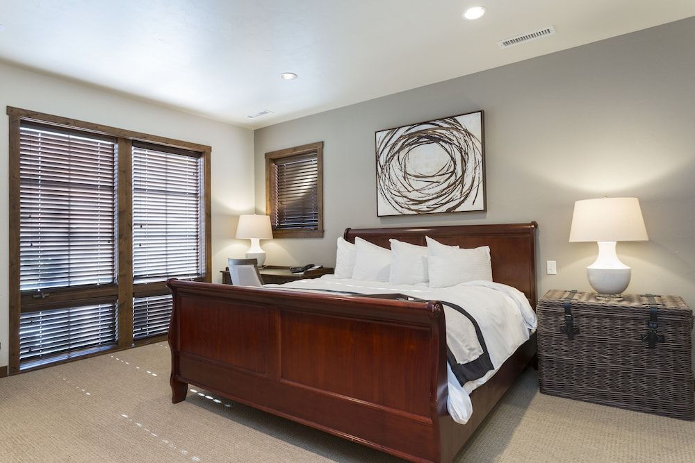 Condo, 2 Bedrooms (Condominium)