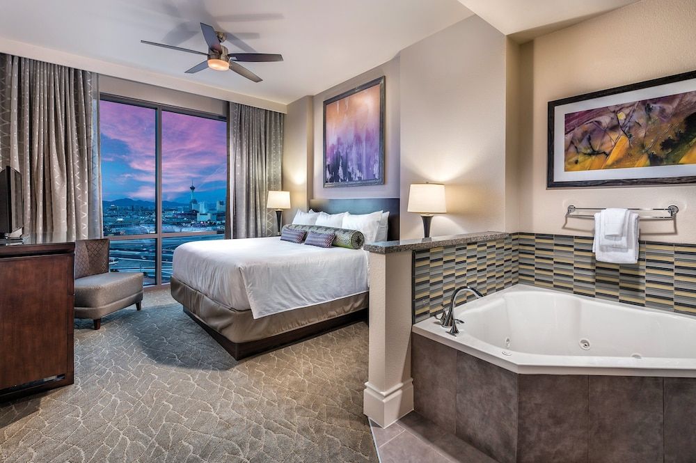 Club Wyndham Desert Blue Presidential Suite, 3 Bedrooms 2