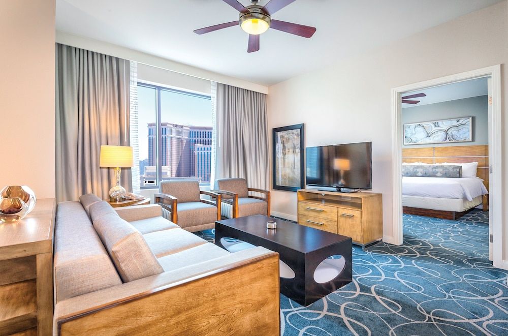 Club Wyndham Desert Blue Deluxe Suite, 2 Bedrooms 8