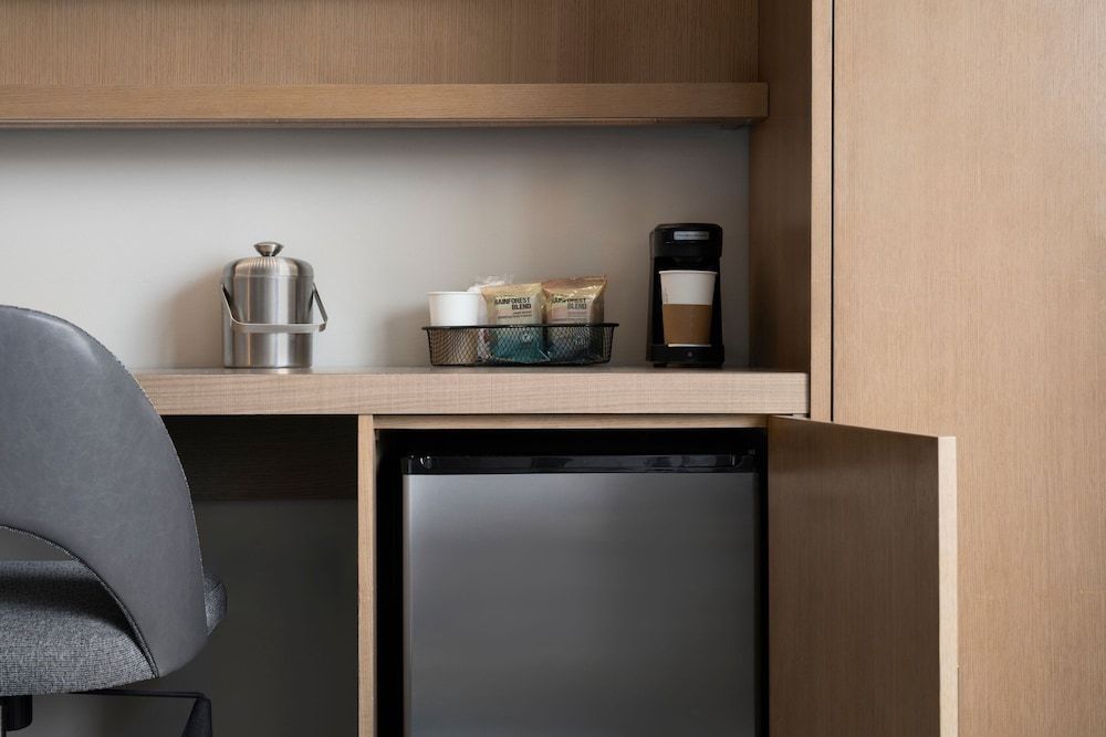 Courtyard by Marriott San Diego Gaslamp/Convention Center Room, 1 King Bed, Non Smoking 6