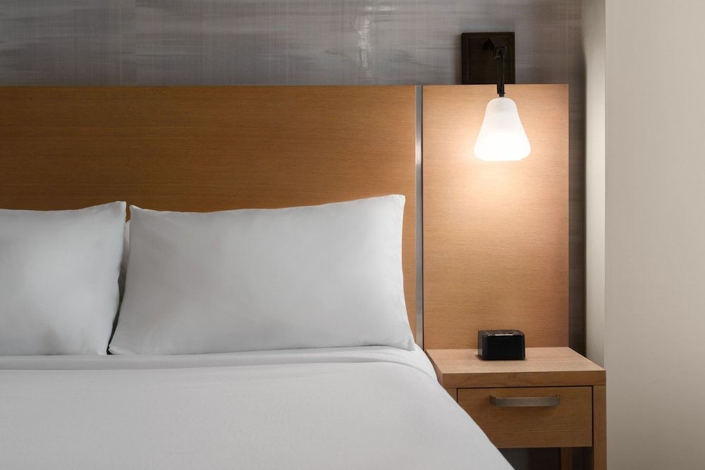 Courtyard by Marriott San Diego Gaslamp/Convention Center Room, 1 King Bed, Non Smoking