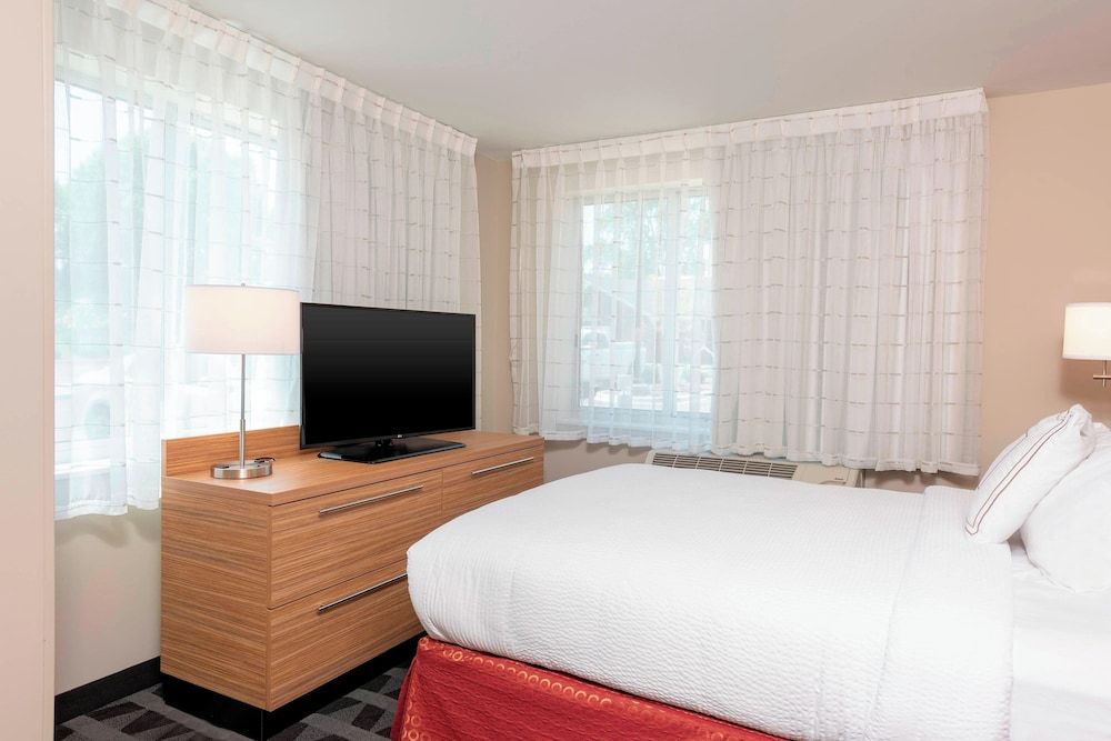 Studio Suite, 1 Bedroom (Mobility/Hearing Accessible, Tub)