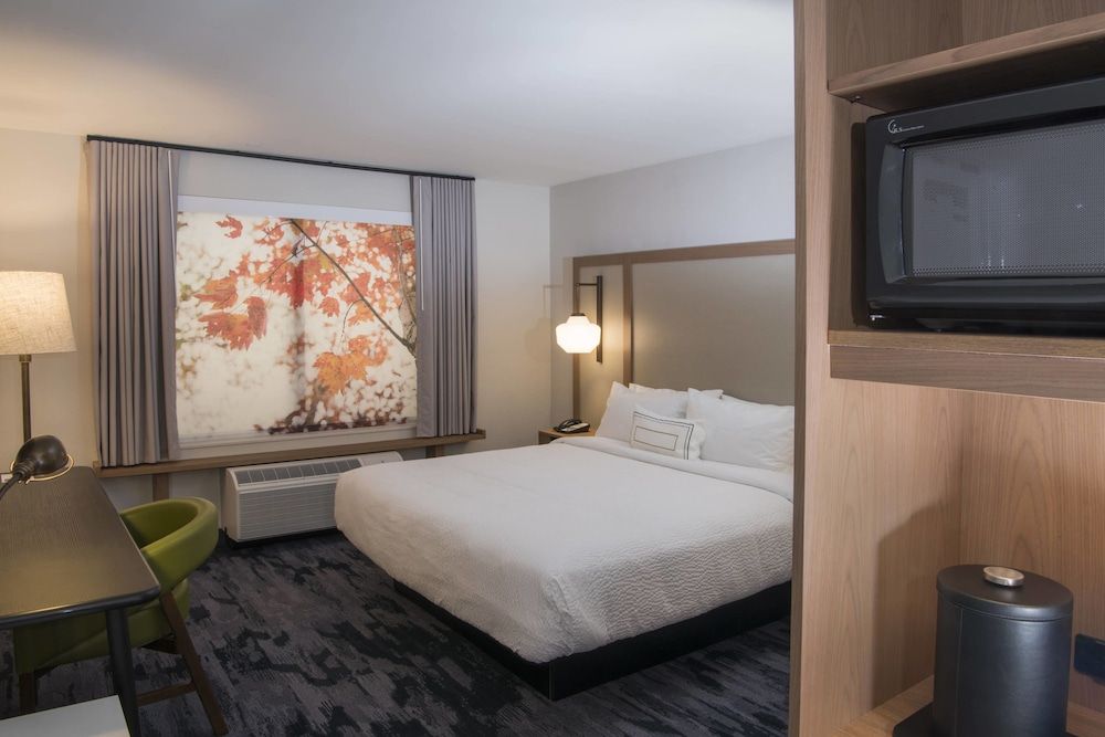 Room, 1 King Bed (Hearing Accessible)