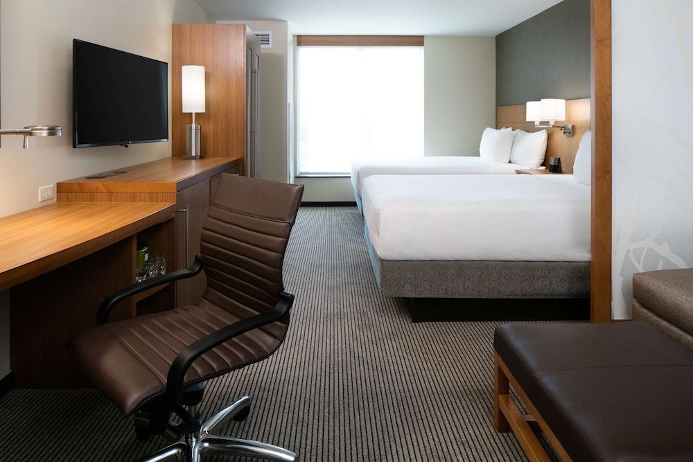 Room, Multiple Beds (High Floor)