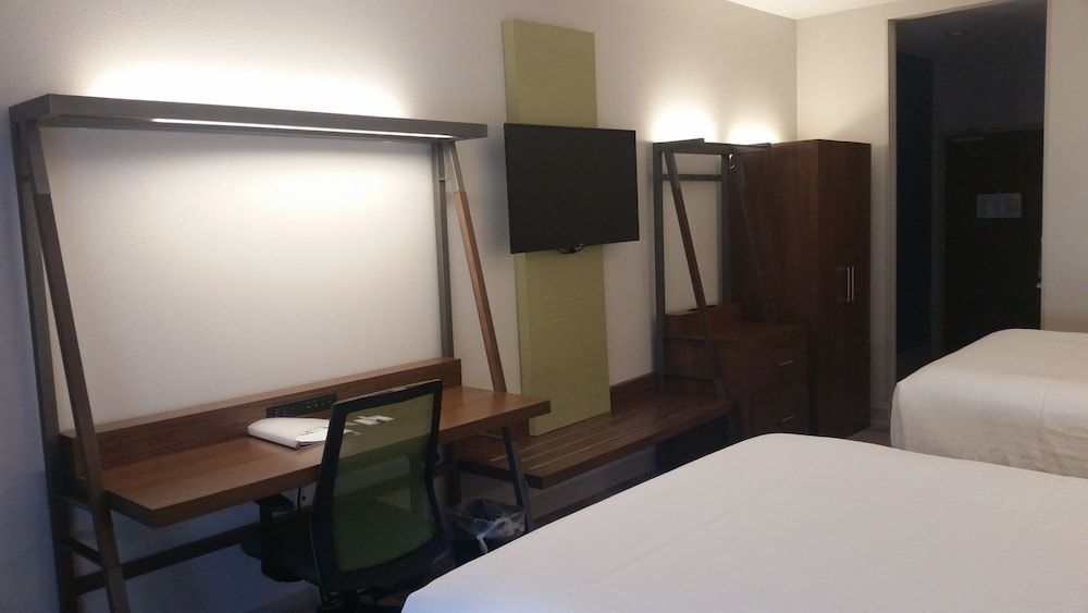 Standard Room, 2 Queen Beds, Accessible (Communications)