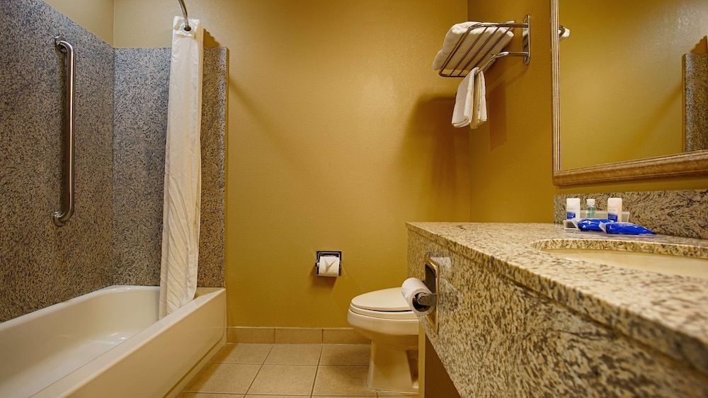 Standard Room, 1 King Bed, Non Smoking, Refrigerator & Microwave