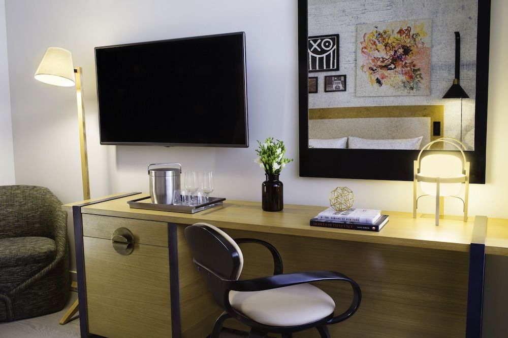 Hotel 50 Bowery, part of JdV by Hyatt Room, 1 King Bed 4