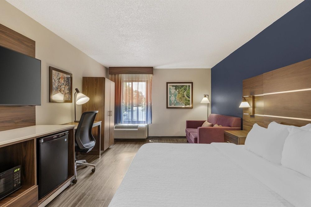 Standard Room, 1 King Bed with Sofa bed, Non Smoking, Refrigerator & Microwave (with Sofabed)