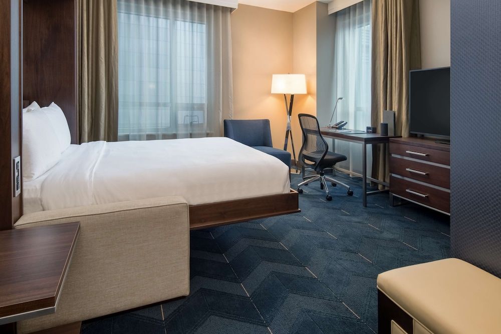 undefined Embassy Suites by Hilton Seattle Downtown Pioneer Square 6
